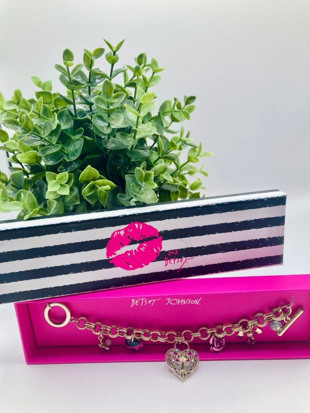 Betsey Johnson Gold-Tone Charm Bracelet With Heart Bow & Ladybug -51B